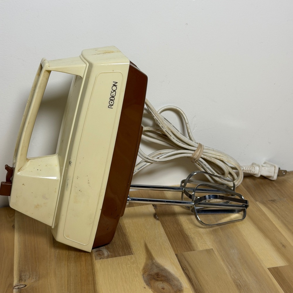 TESTED Vintage 70s Robeson Hand Mixer Cream Brown Plastic 7.5x4 Retro Kitchen